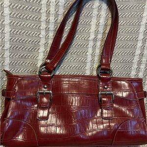 EAST 5th RED CROC EMBOSSED PURSE Double
Buckles & Handles 3 Compartments